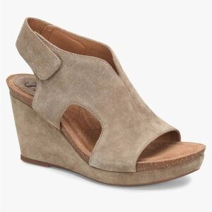 Women's Sofft Chloee Open Toe Tan Wedge Sandals Size 7.5